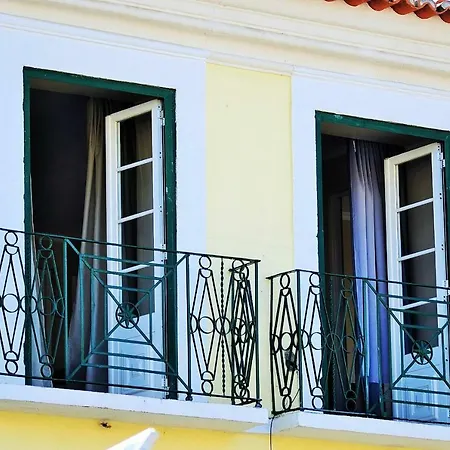 & - Dp Auberge de jeunesse *