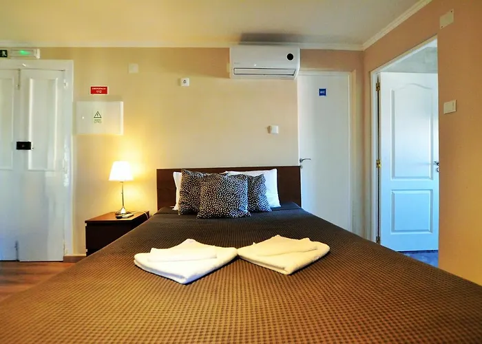 & - Dp Hostel Setúbal